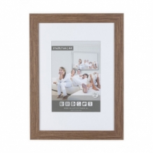 Noten houten fotolijst graveren
