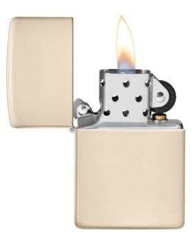 Zippo regular flat sand open met vlam