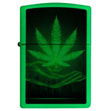 Zippo Cannabis Glow in the Dark met effect