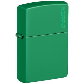 Zippo aansteker Golf Green Matte wit Zippo Logo schuinaanzicht