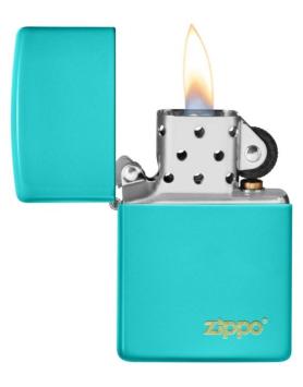 Zippo Flat Turquoise Zippo Lasered open met vlam