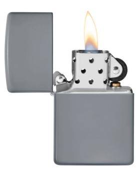 Zippo Regular Flat Grey open met vlam